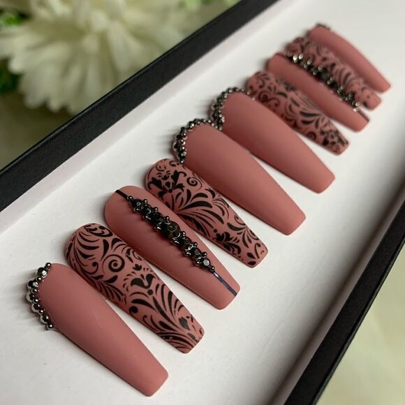 Black Vines Press On Nails | Handmade Press On Nails | Fake Nails - Picture 3 of 10